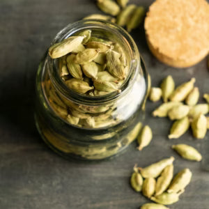Black vs. Green Cardamom: Differences and Uses